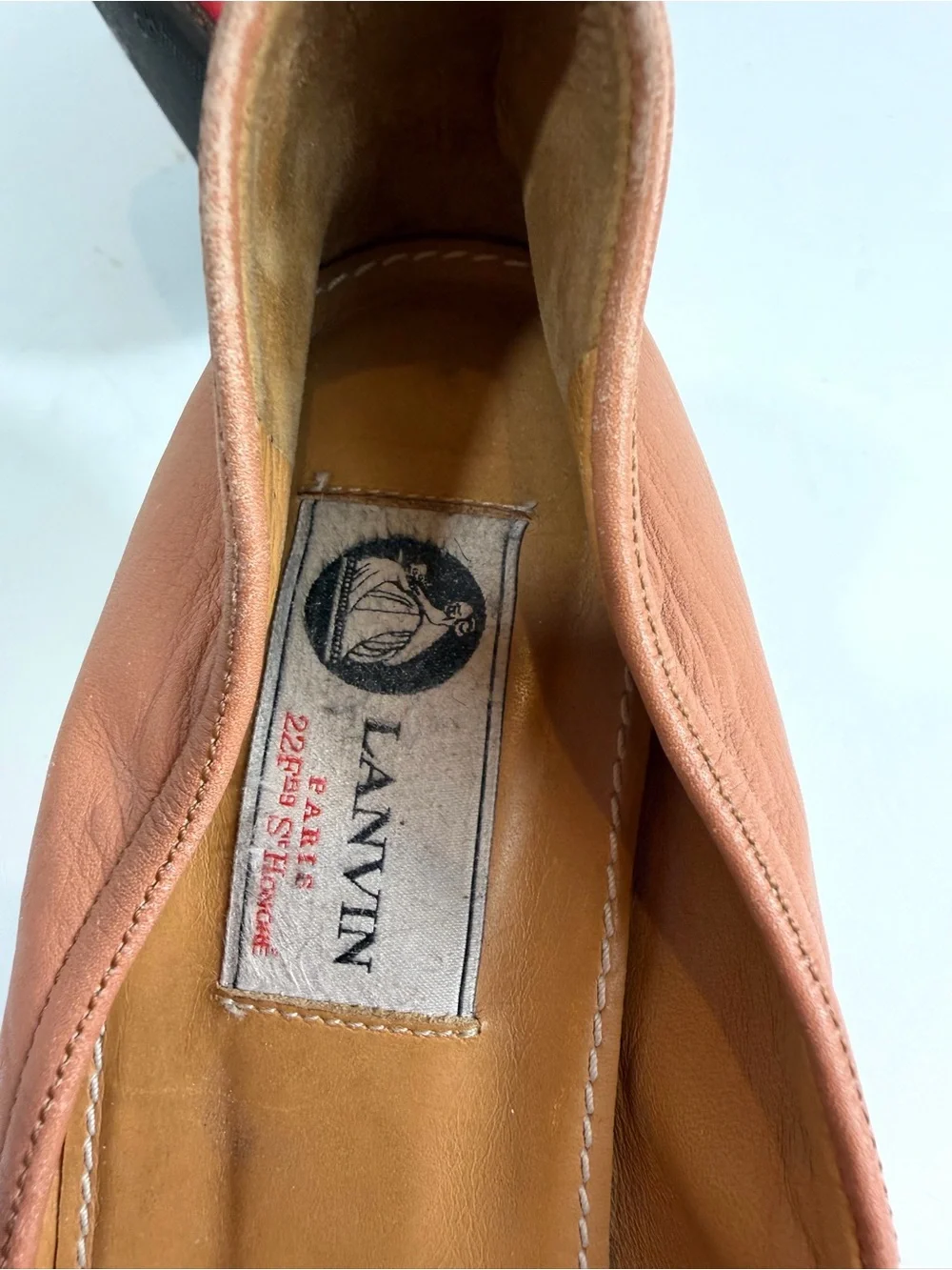 LANVIN PARIS Two-Tone Leather Kitten Heel Pumps – Nude & Red Cap Toe – Size 39.5